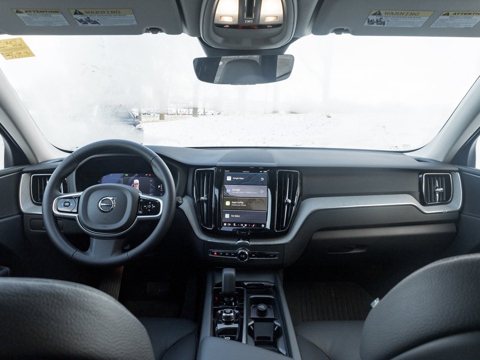 2025 Volvo XC60 B5 AWD Plus Dark Theme  20ALLOY WHEELS  VOLVO CPO-21