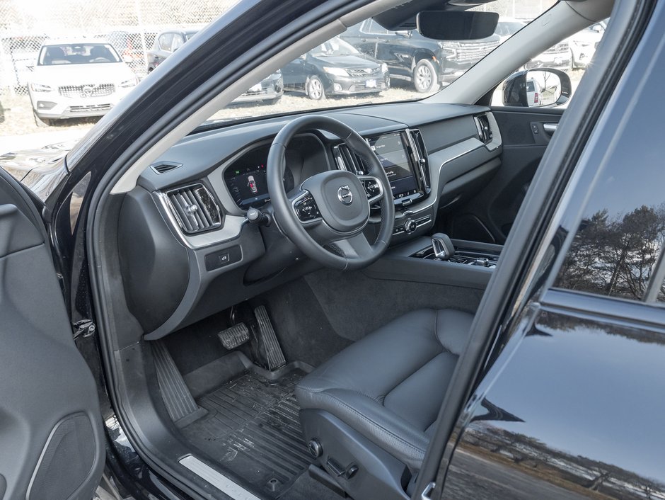 2025 Volvo XC60 B5 AWD Plus Dark Theme  NEARLY NEW  VOLVO CPO-6