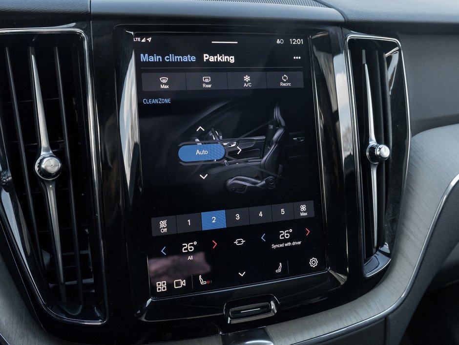 2025 Volvo XC60 B5 AWD Plus Dark Theme  NEARLY NEW  VOLVO CPO-18