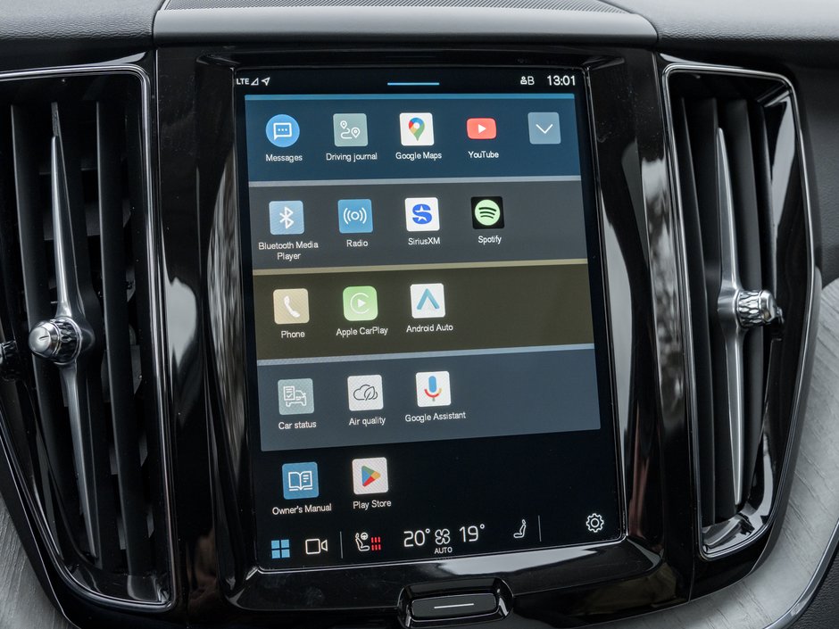 2025 Volvo XC60 B5 AWD Plus Dark Theme-23