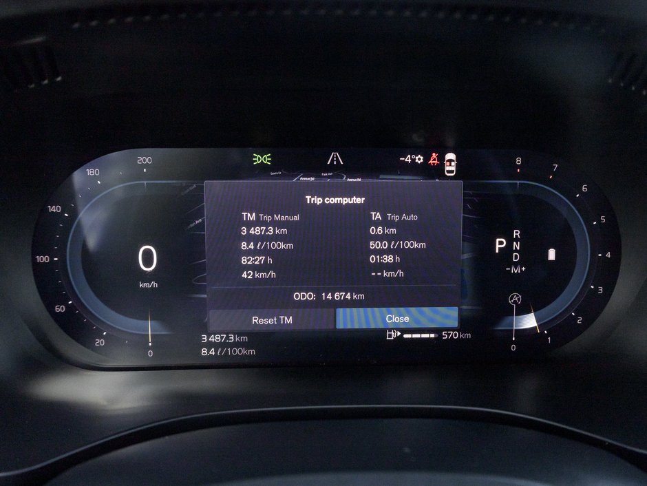 2025 Volvo XC60 B5 AWD Core Dark Theme 19 ALLOY WHEELS  VOLVO CPO-8