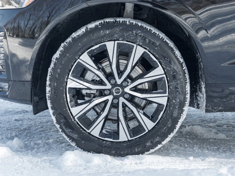 2025 Volvo XC60 B5 AWD Core Dark Theme 19 ALLOY WHEELS  VOLVO CPO-3