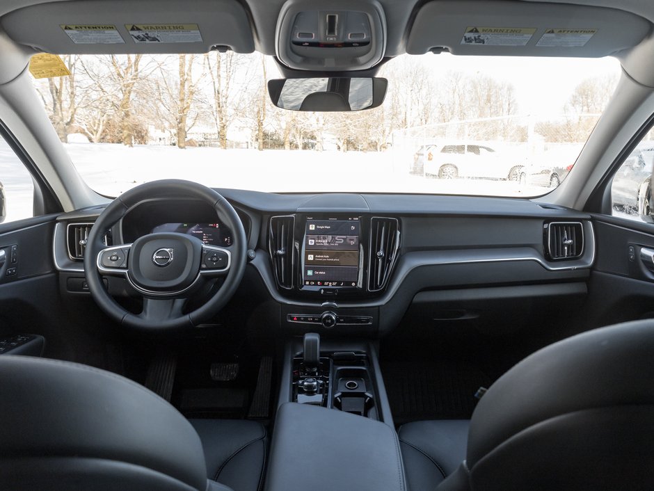 2025 Volvo XC60 B5 AWD Core Dark Theme 19 ALLOY WHEELS  VOLVO CPO-23