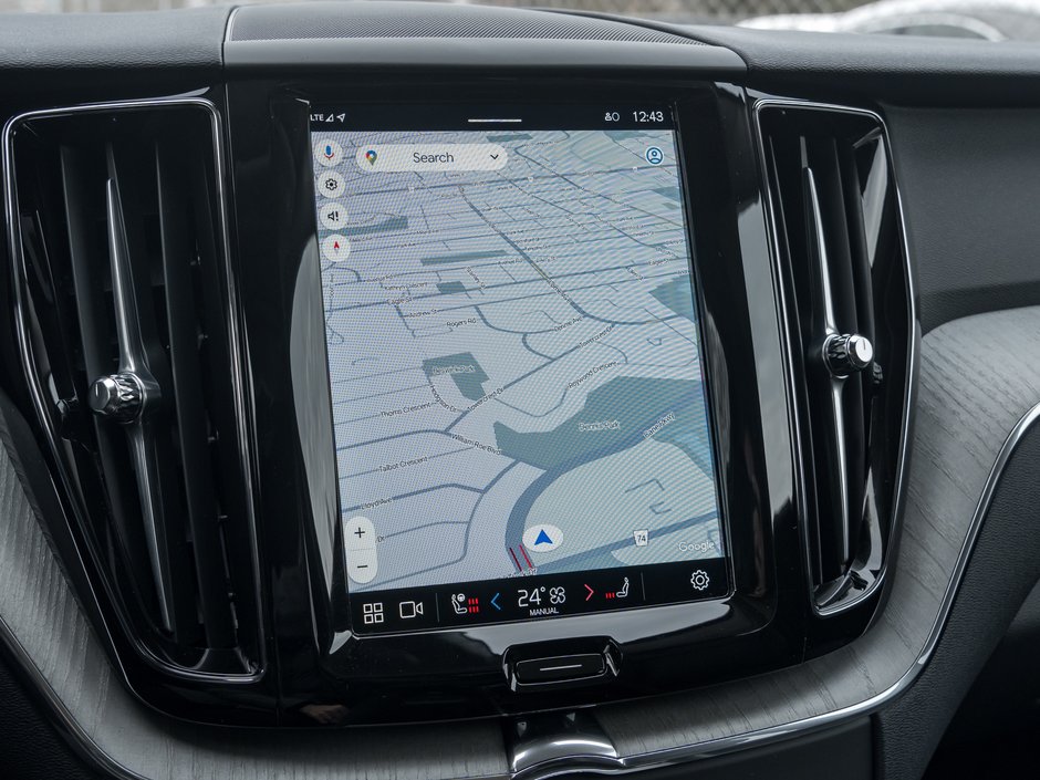 Volvo XC60 B5 AWD Plus Dark Theme 20ALLOY WHEELS LOW KM  CPO 2025-10