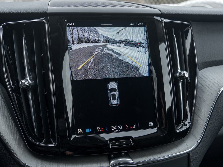 Volvo XC60 B5 AWD Plus Dark Theme 20ALLOY WHEELS LOW KM  CPO 2025-12