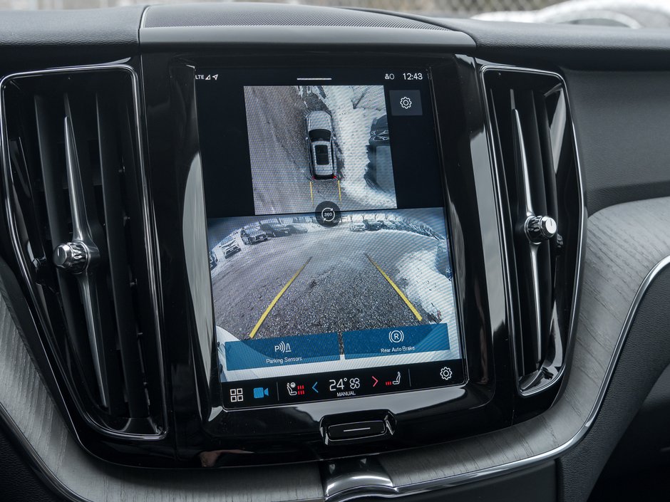 Volvo XC60 B5 AWD Plus Dark Theme 20ALLOY WHEELS LOW KM  CPO 2025-11