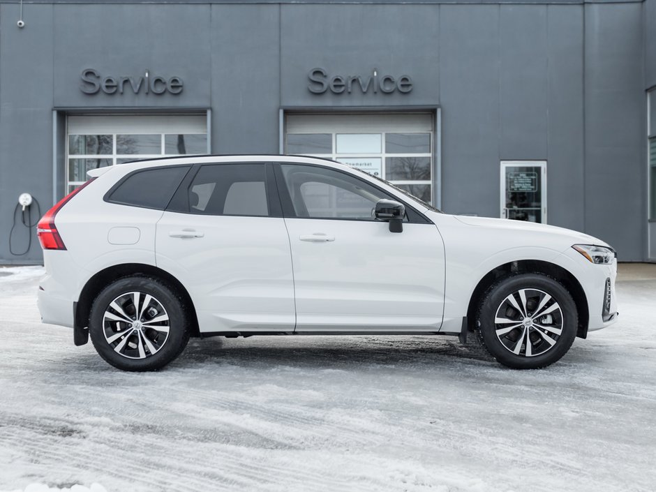 Volvo XC60 B5 AWD Dark Theme  CPO RATE fr 3.49%* CLIMATE PACK 2025-4