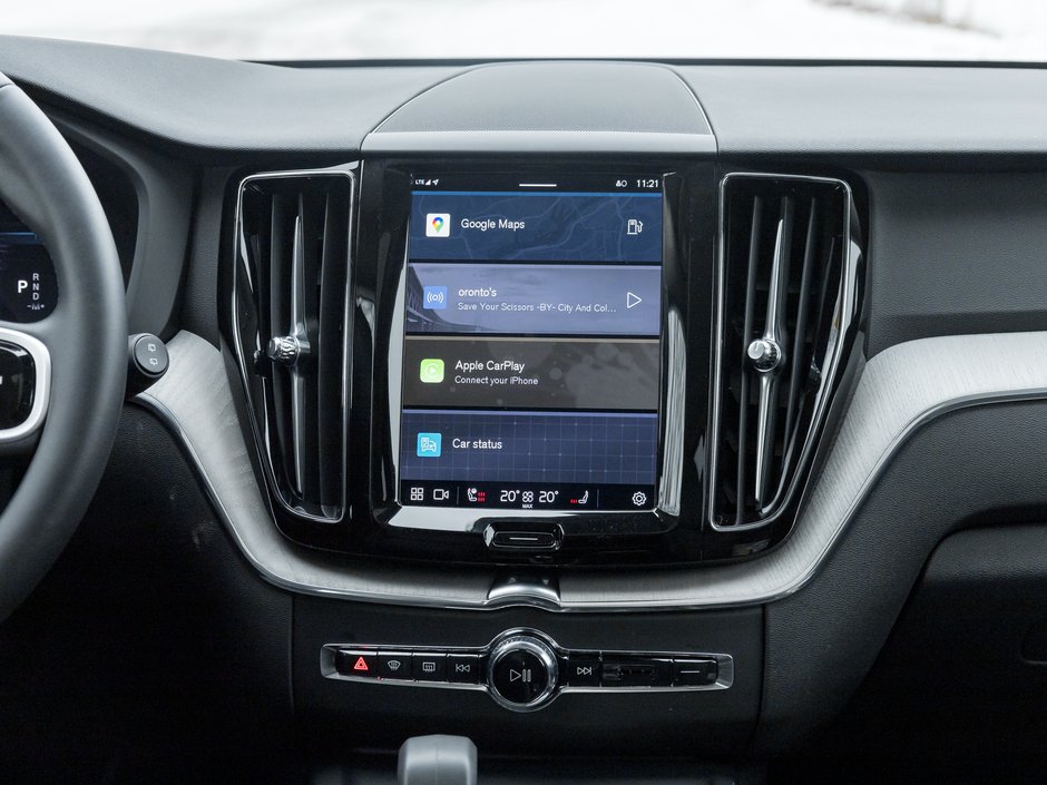 2025 Volvo XC60 B5 AWD Plus Dark Theme-21