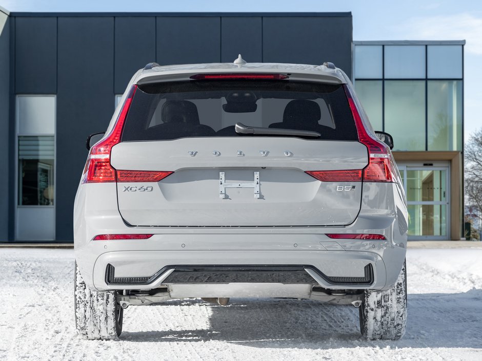 2025 Volvo XC60 B5 AWD Core Dark Theme  19 ALLOY WHEEL  VOLVO CPO-5