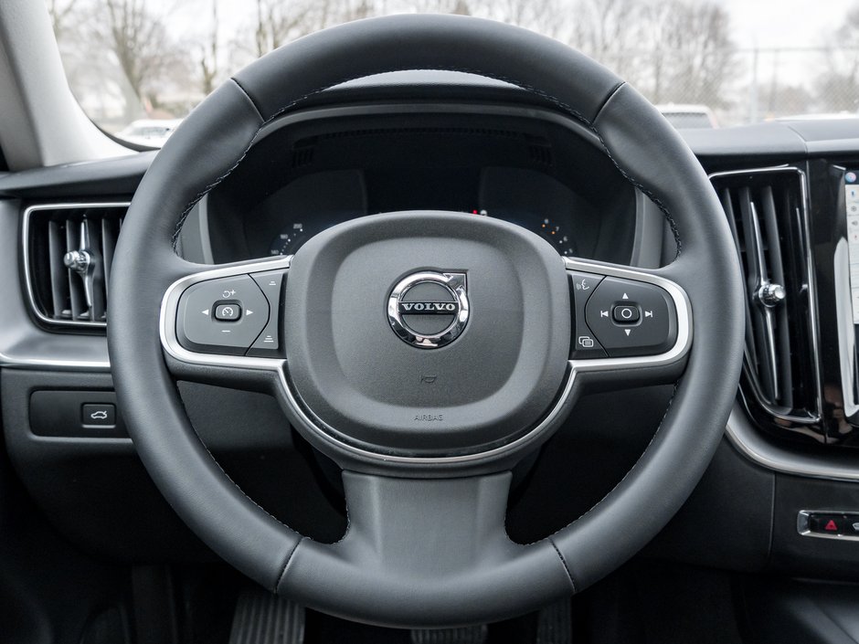 2025 Volvo XC60 B5 AWD Core Dark Theme  VOLVO CPO RATE FROM 3.49%*-7
