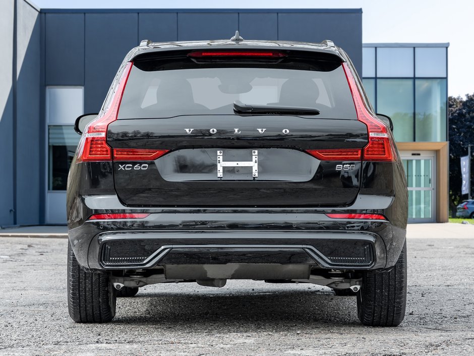 2025 Volvo XC60 B5 AWD Core Dark Theme  VOLVO CPO RATE FROM 3.49%*-5