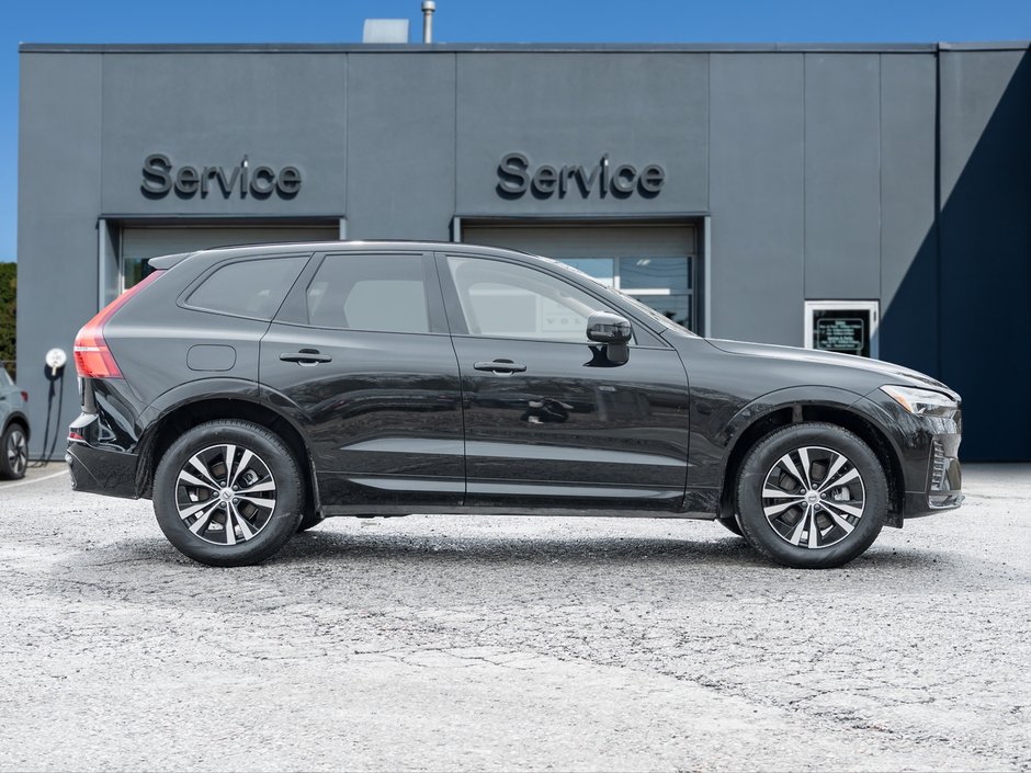 2025 Volvo XC60 B5 AWD Core Dark Theme  VOLVO CPO RATE FROM 3.49%*-4