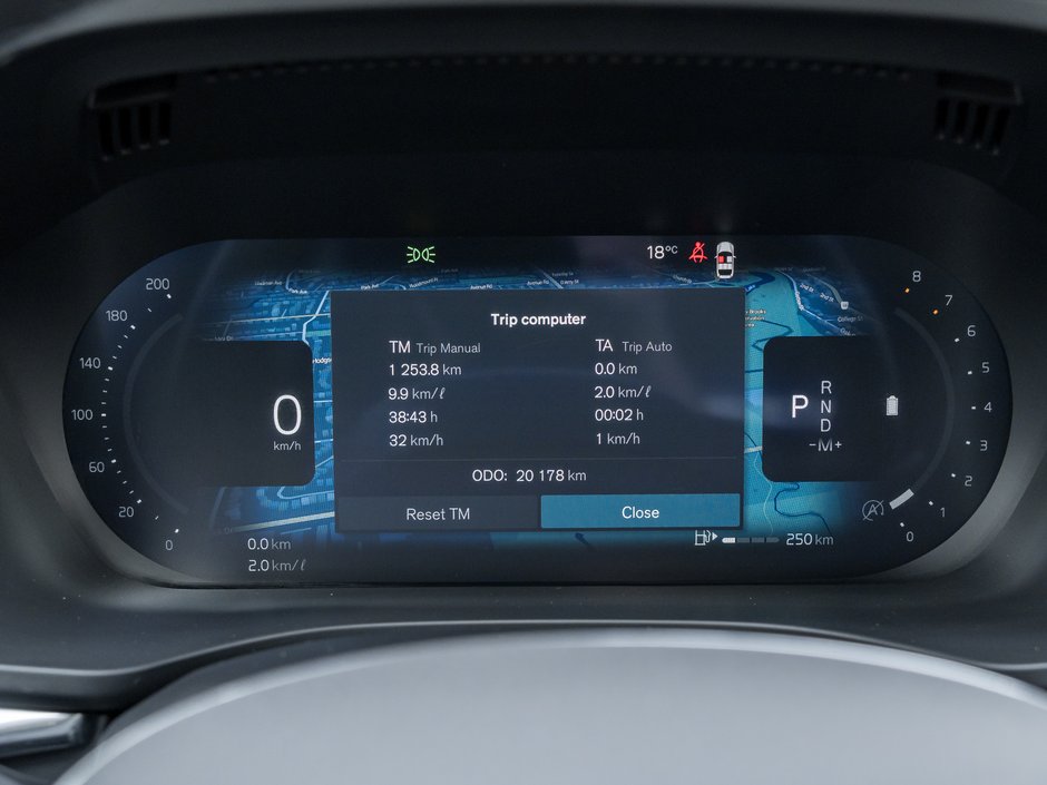 2025 Volvo XC60 B5 AWD Core Dark Theme  VOLVO CPO RATE FROM 3.49%*-8