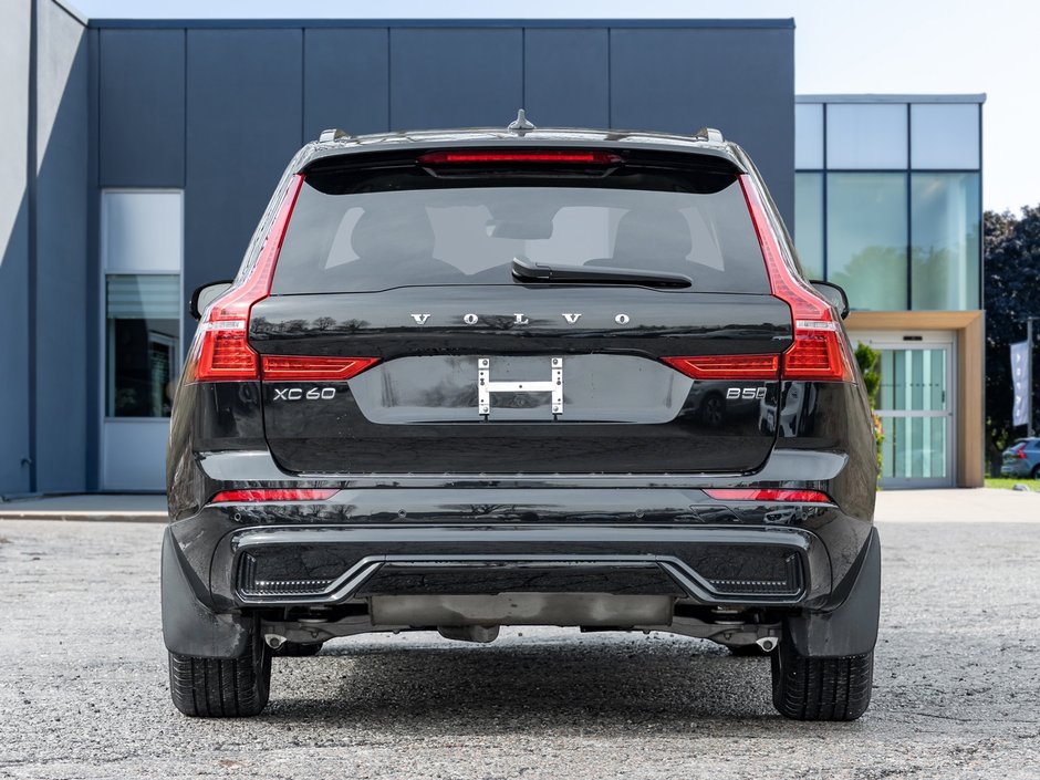 2025 Volvo XC60 B5 AWD Core Dark Theme  VOLVO CPO RATE FROM 3.49%*-5