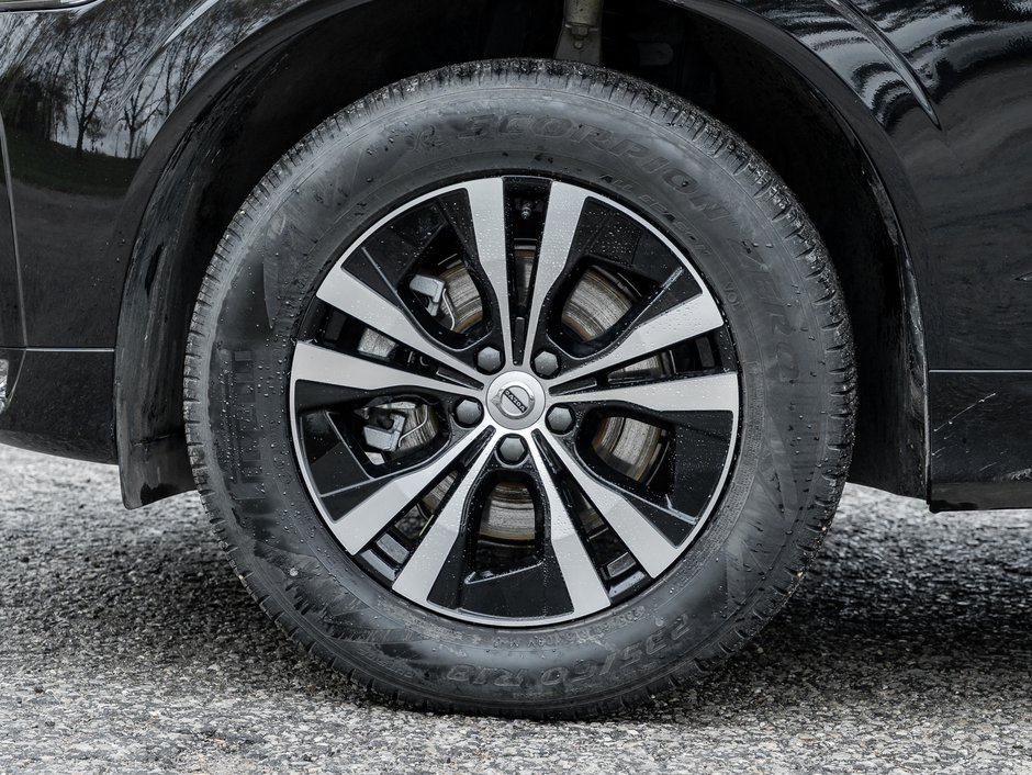 2025 Volvo XC60 B5 AWD Core  LIKE NEW  VOLVO CPO RATE FR 3.49%*-3