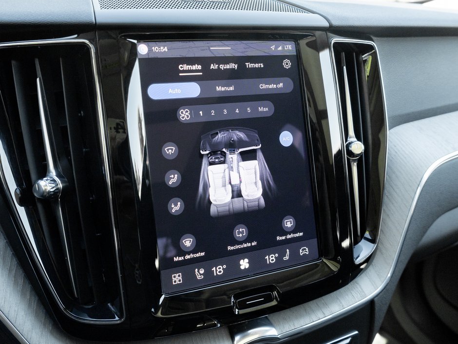 2025 Volvo XC60 B5 AWD Plus Dark Theme-20