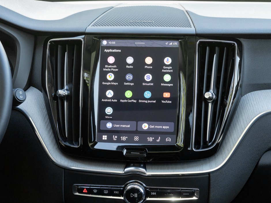 2025 Volvo XC60 B5 AWD Plus Dark Theme-26