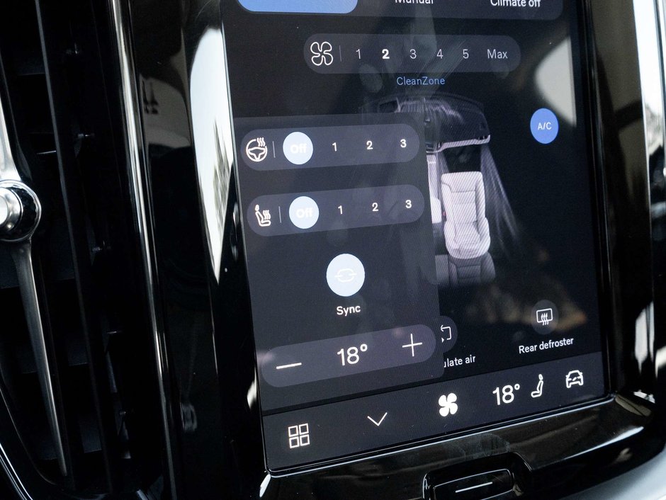 2025 Volvo XC60 Core Dark Theme-18