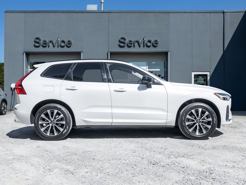 2025 Volvo XC60 B5 AWD Core  VOLVO CPO RATE fr 3.49%*  21 WHEELS-4