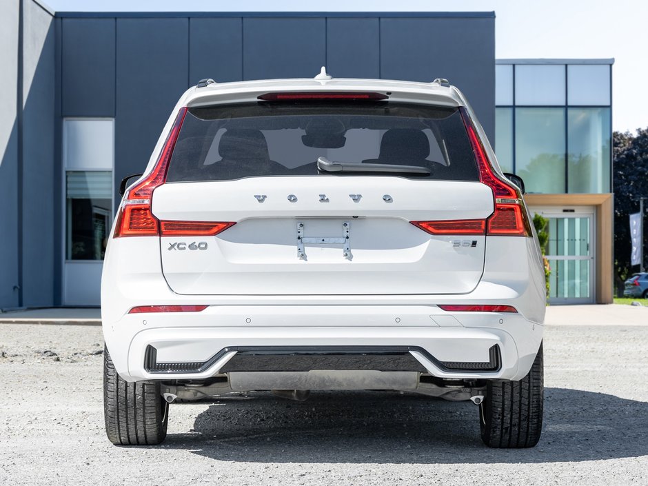 2025 Volvo XC60 B5 AWD PLUS  HARMAN KARDON  20 ALLOY WHEELS  CPO-5