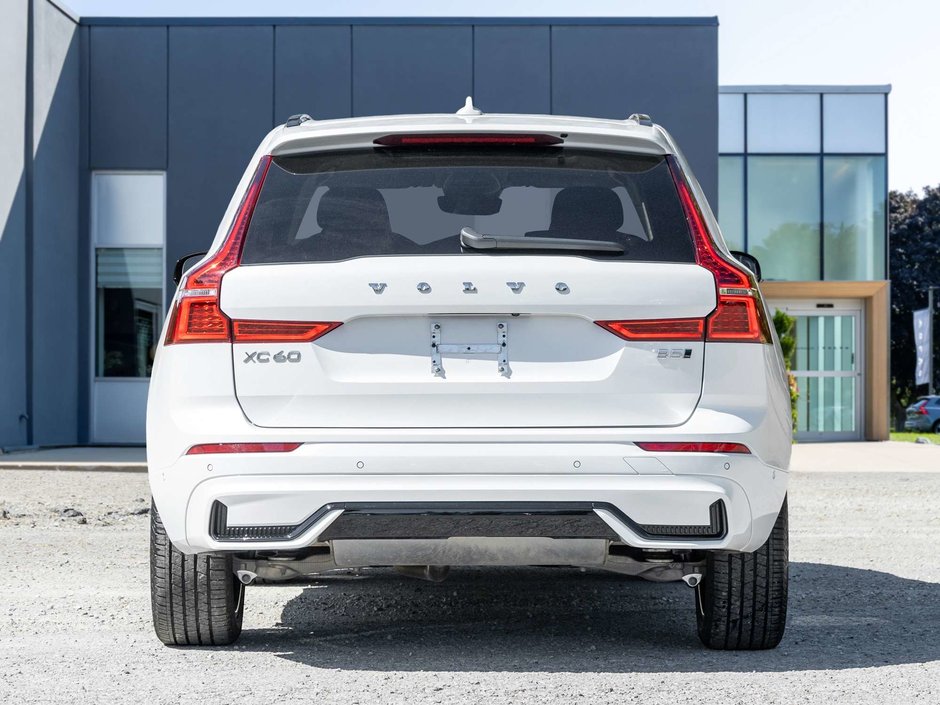 2025 Volvo XC60 Plus Dark Theme-5