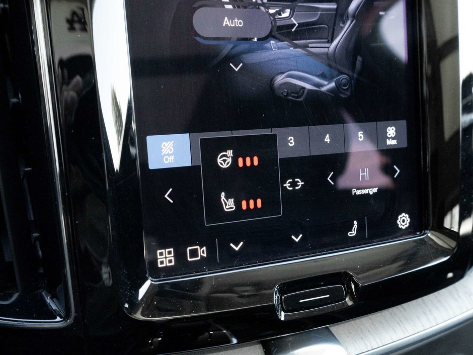2025 Volvo XC60 Plus Dark Theme-21