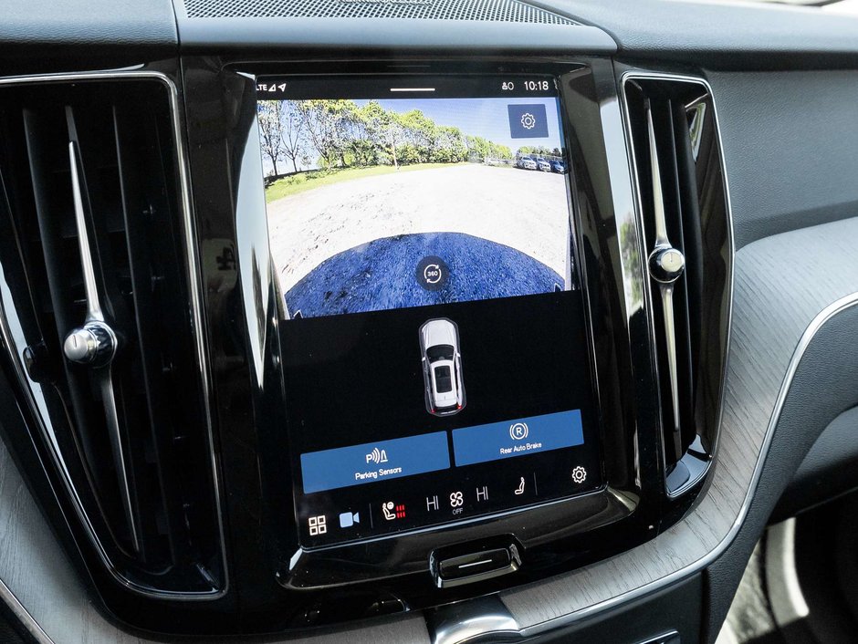 2025 Volvo XC60 Plus Dark Theme-13