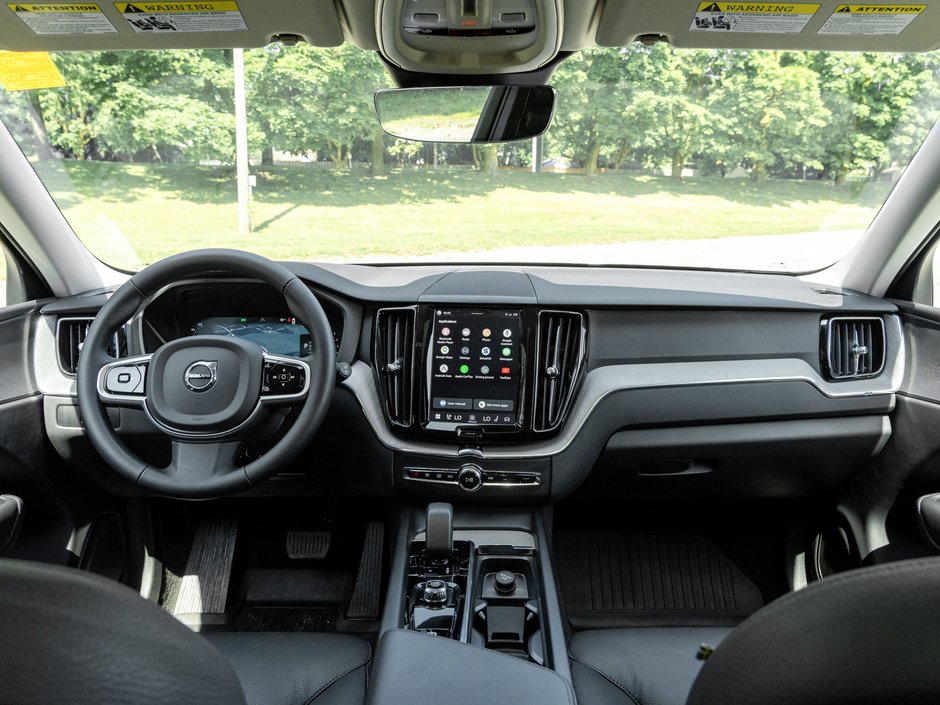2025 Volvo XC60 B5 AWD PLUS  GOOD VALUE CPO FINANCE RATE FR 3.49%*-23