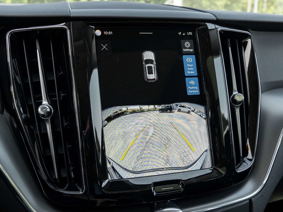 2025 Volvo XC60 Core Dark Theme-11