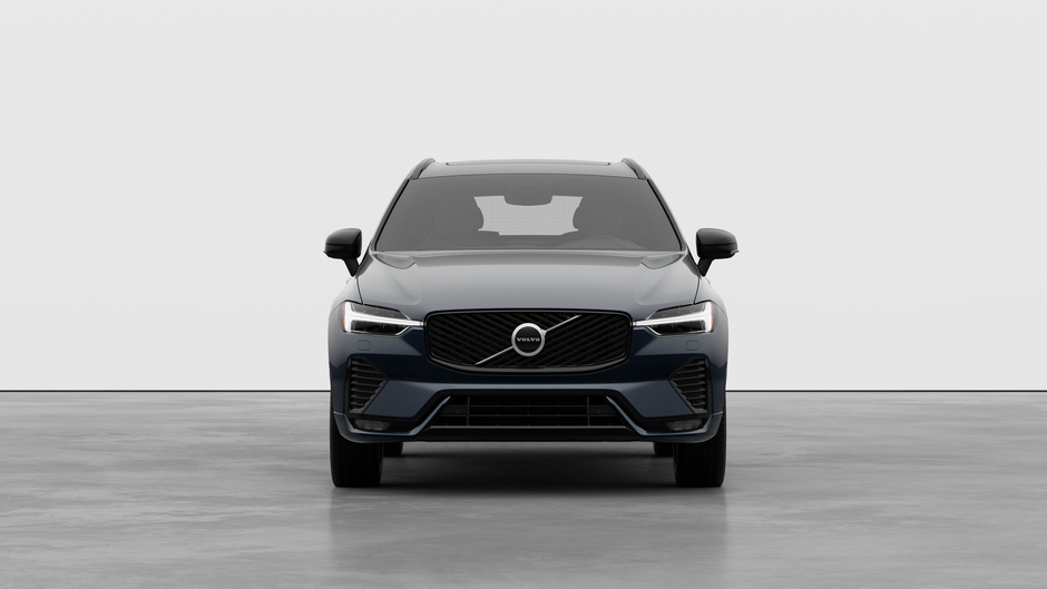 2026 Volvo XC60 B5 AWD Core Dark Theme-4