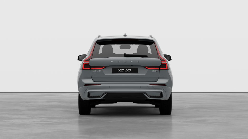 Volvo XC60 B5 AWD Core Dark Theme 2026-5