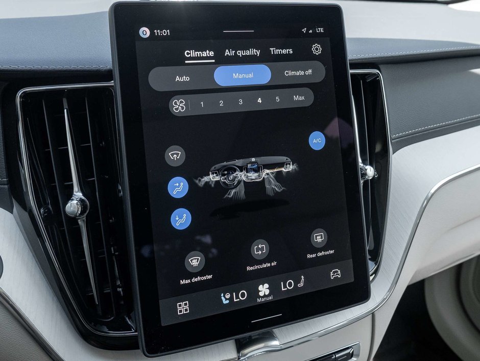 2026 Volvo XC60 Ultra Dark Theme-21