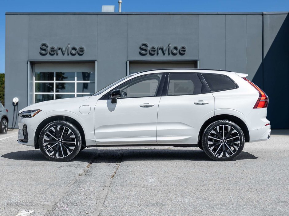 2026 Volvo XC60 Ultra Dark Theme-2