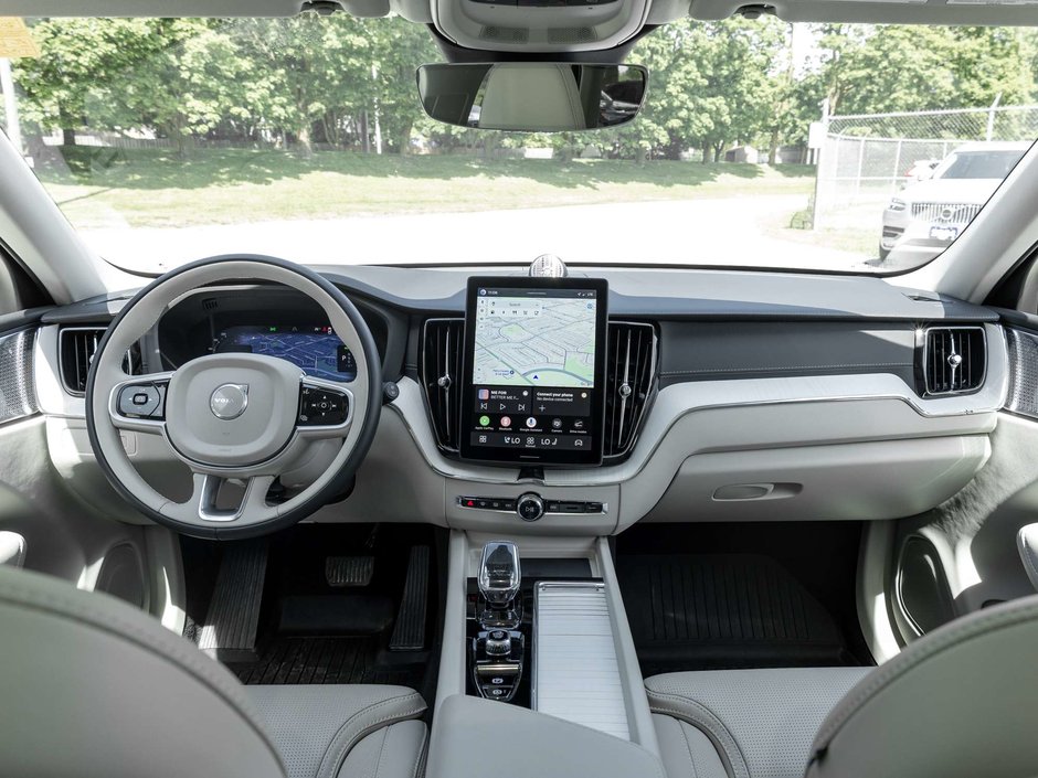 2026 Volvo XC60 Ultra Dark Theme-26