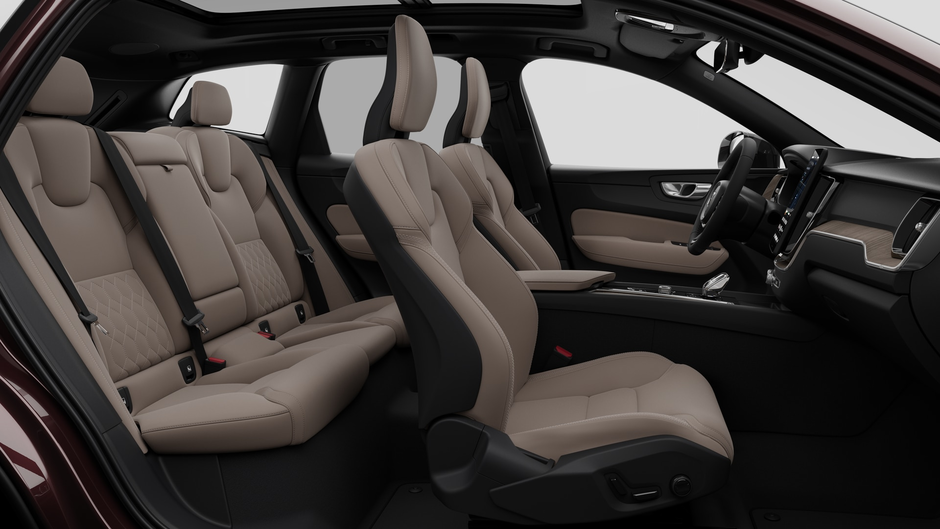 2027 Volvo XC60 B5 AWD Plus Dark Theme-12