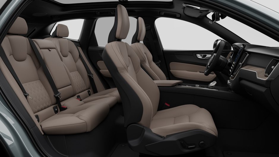 2027 Volvo XC60 B5 AWD Plus Dark Theme-12