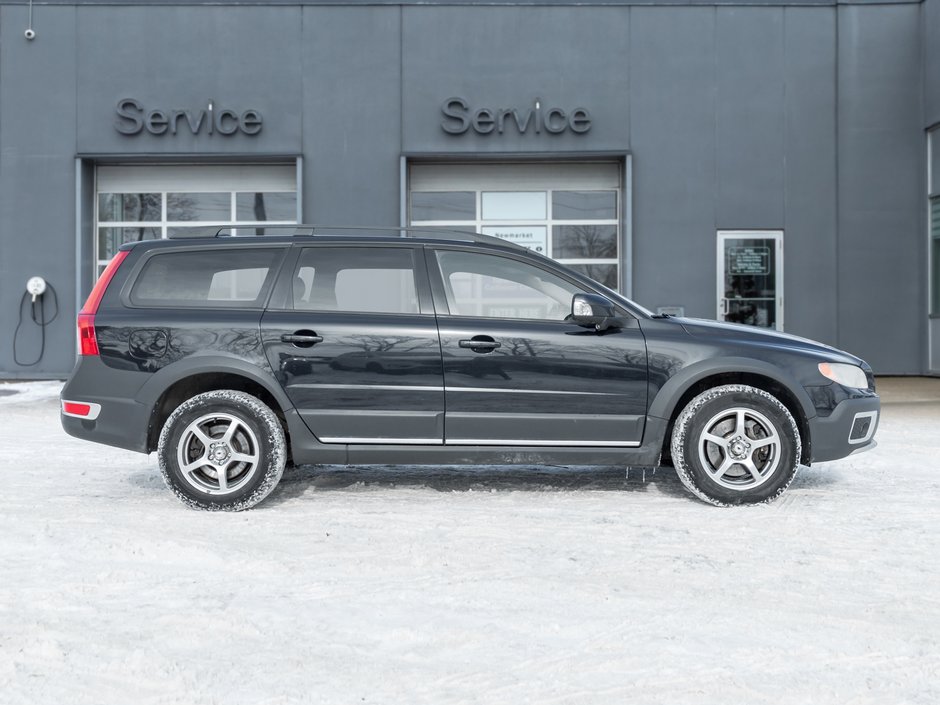 2010 Volvo XC70 5dr Wgn 3.2L  NO REPORTED ACCIDENTS  AS IS  TRADE-4