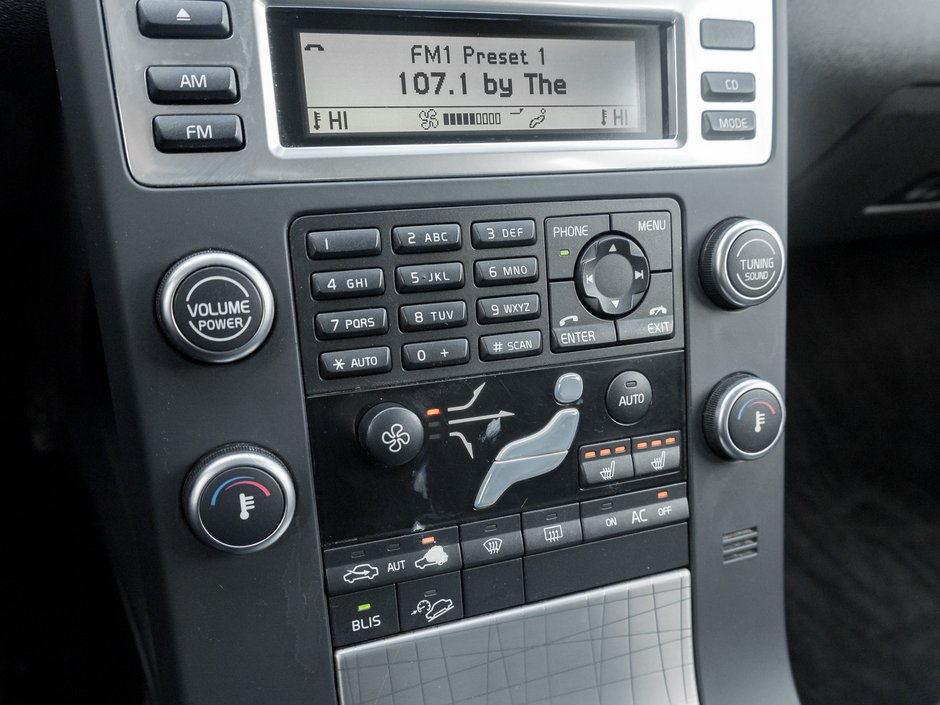 2010 Volvo XC70 5dr Wgn 3.2L  NO REPORTED ACCIDENTS  AS IS  TRADE-15