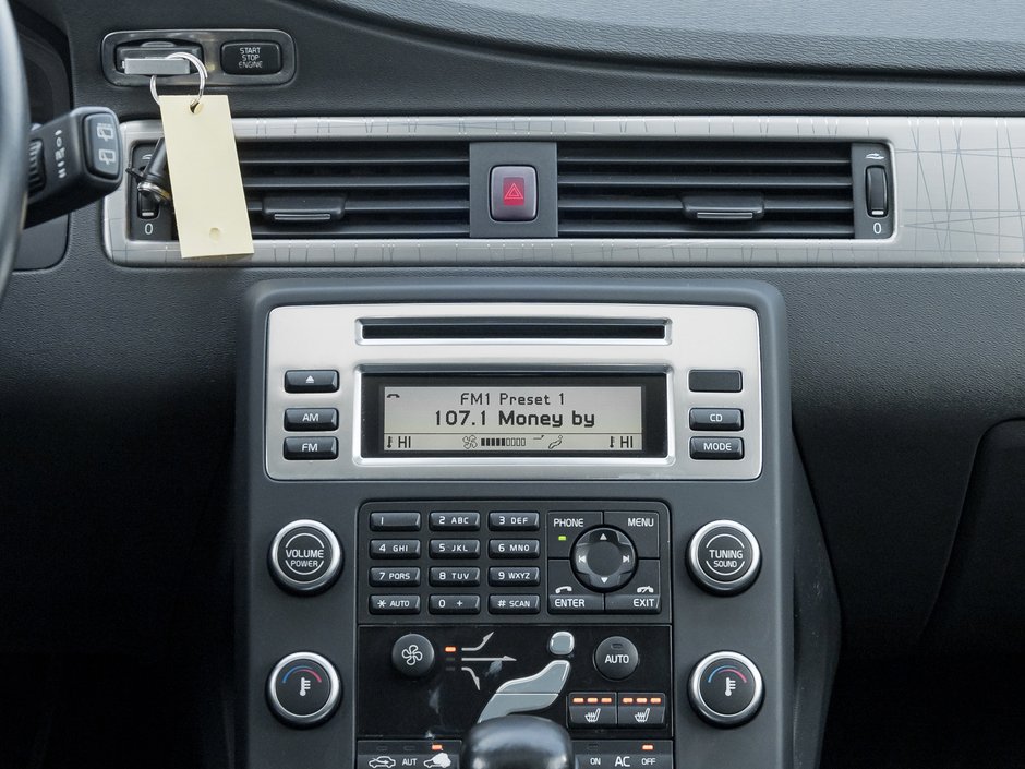 2010 Volvo XC70 5dr Wgn 3.2L  NO REPORTED ACCIDENTS  AS IS  TRADE-23