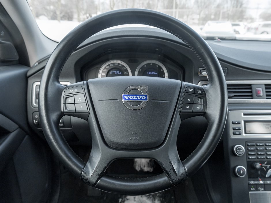 2010 Volvo XC70 5dr Wgn 3.2L  NO REPORTED ACCIDENTS  AS IS  TRADE-8