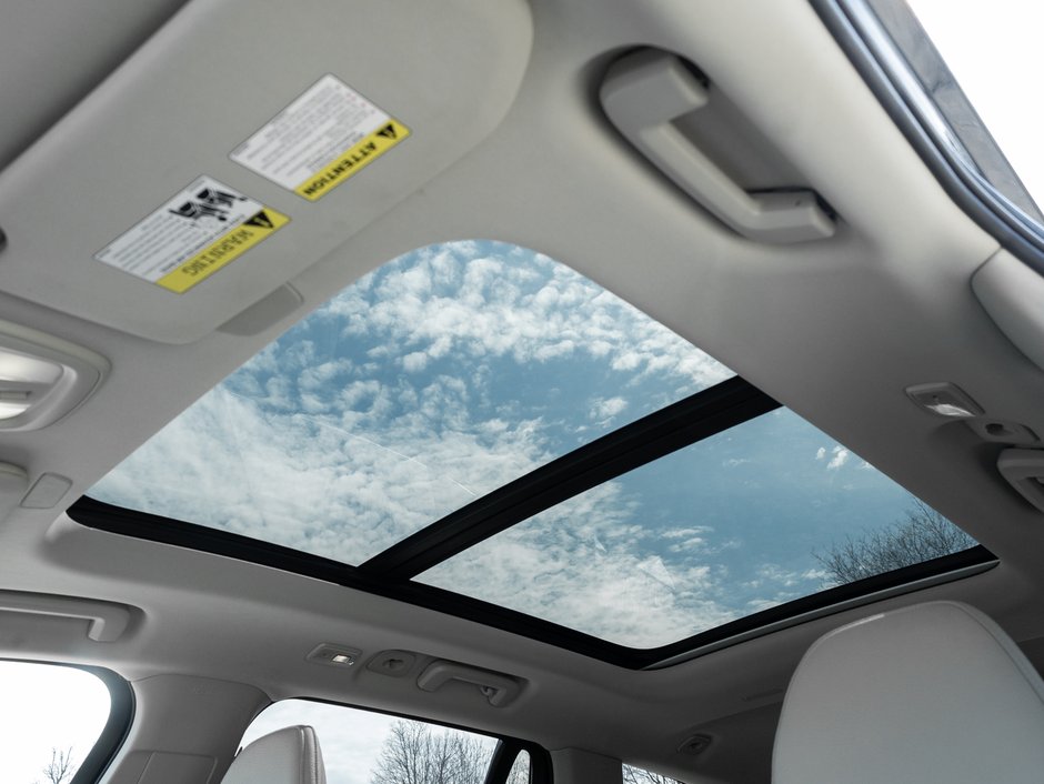 Volvo XC90 Hybrid T8 eAWD PLUG IN HYBRID PLUS 7-Seater OFF LEASE CPO 2024-21