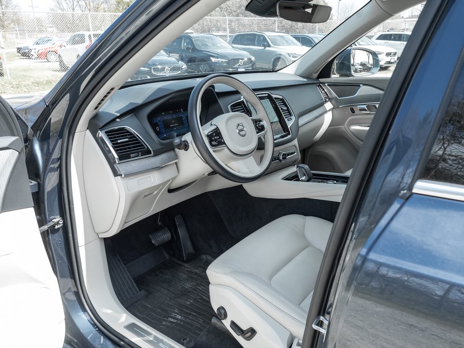 2024 Volvo XC90 Plug-In Hybrid T8 eAWD PHEV Plus Bright Theme 7-Seater-7