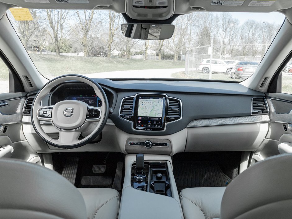 2024 Volvo XC90 Plug-In Hybrid T8 eAWD PHEV Plus Bright Theme 7-Seater-25