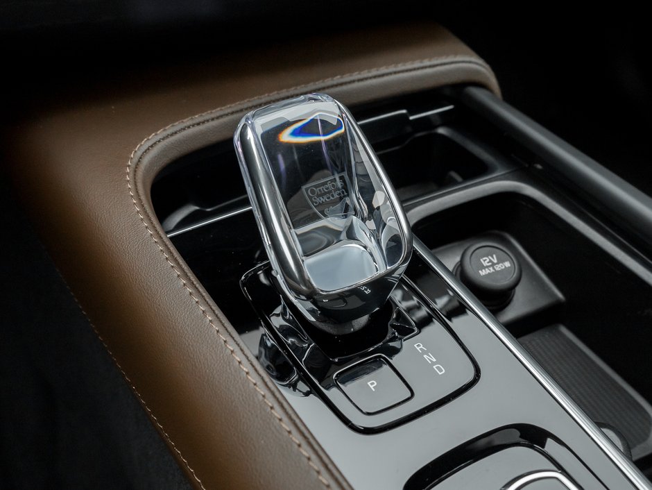 Volvo XC90 Plug-In Hybrid T8 AWD Ultra Bright Theme 7-Seater 2025-20