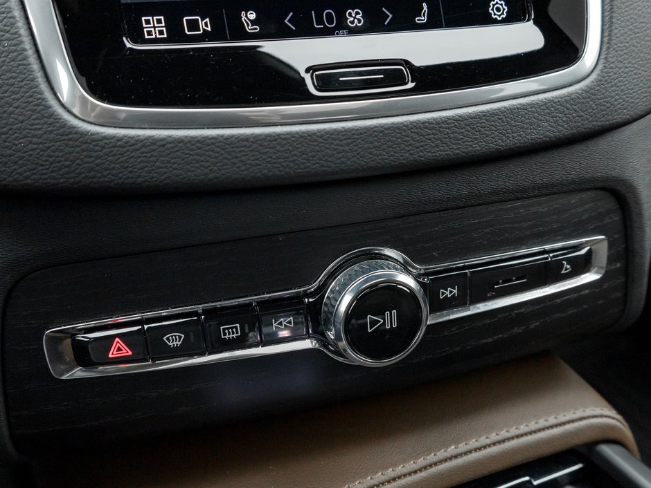 Volvo XC90 Plug-In Hybrid T8 AWD Ultra Bright Theme 7-Seater 2025-21