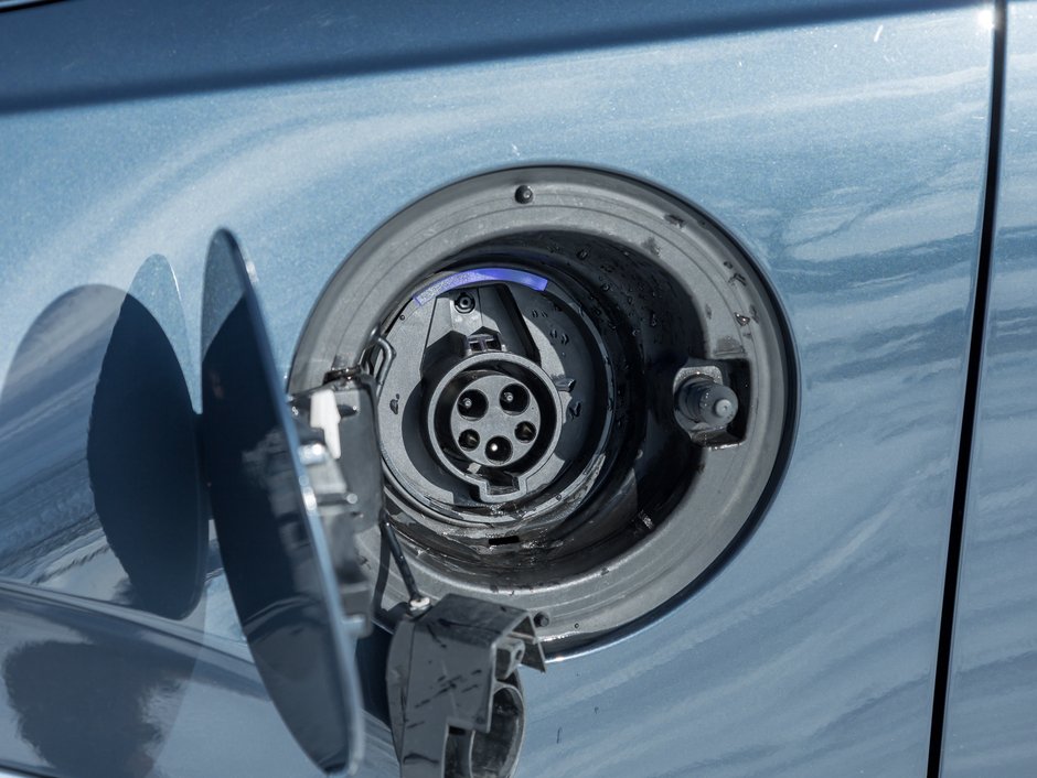 2022 Volvo XC90 Recharge T8 eAWD PHEV R-Design EXTENDED RANGE  VOLVO CPO-2