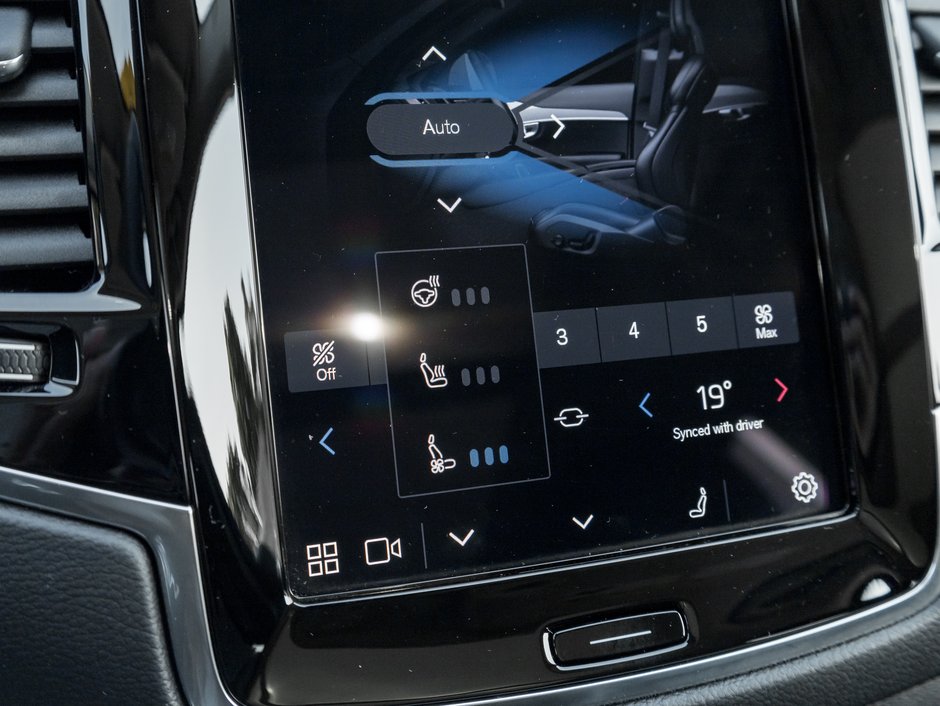 2024 Volvo XC90 Recharge T8 eAWD PHEV Ultimate Bright Theme 7-Seater  CPO-22