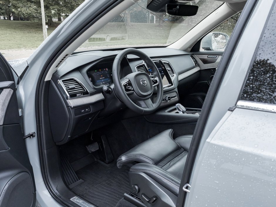 2024 Volvo XC90 Recharge T8 eAWD PHEV Ultimate Bright Theme 7-Seater  CPO-7