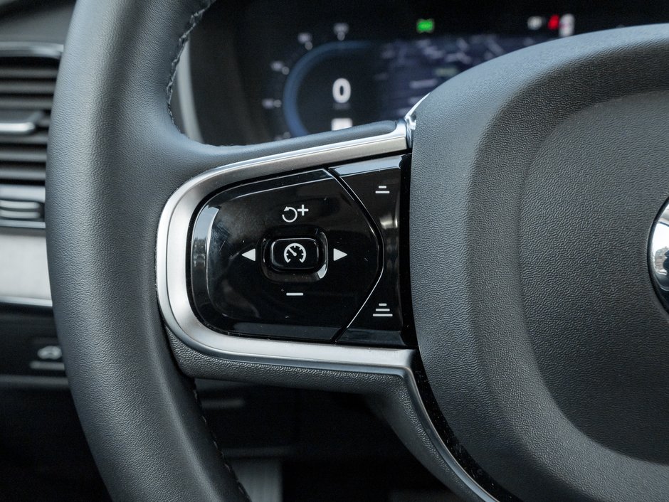 2024 Volvo XC90 Recharge T8 eAWD PHEV Ultimate Bright Theme 7-Seater  CPO-11