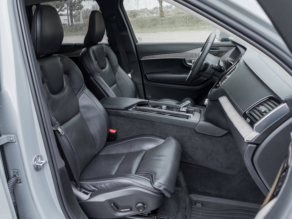 2024 Volvo XC90 Recharge T8 eAWD PHEV Ultimate Bright Theme 7-Seater  CPO-25